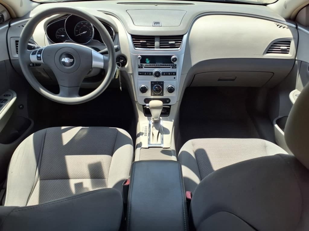 Thumbnail: 2008 Chevrolet Malibu - 12