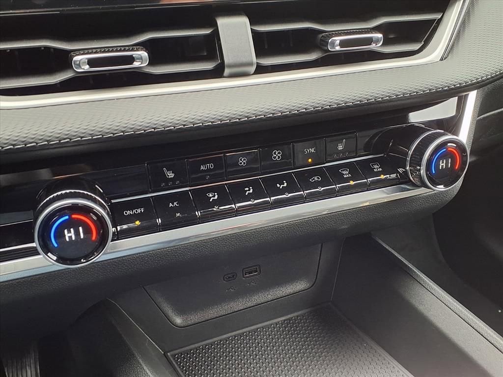 Thumbnail: 2026 Chevrolet Equinox - 21