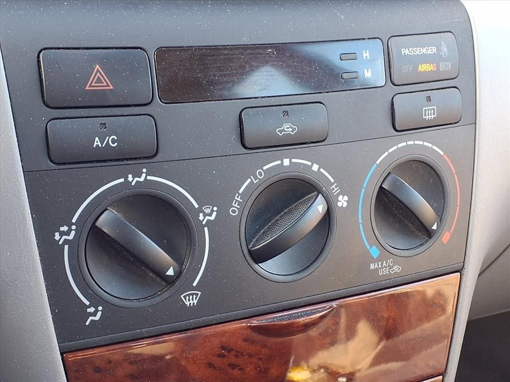 Thumbnail: 2005 Toyota Corolla - 21