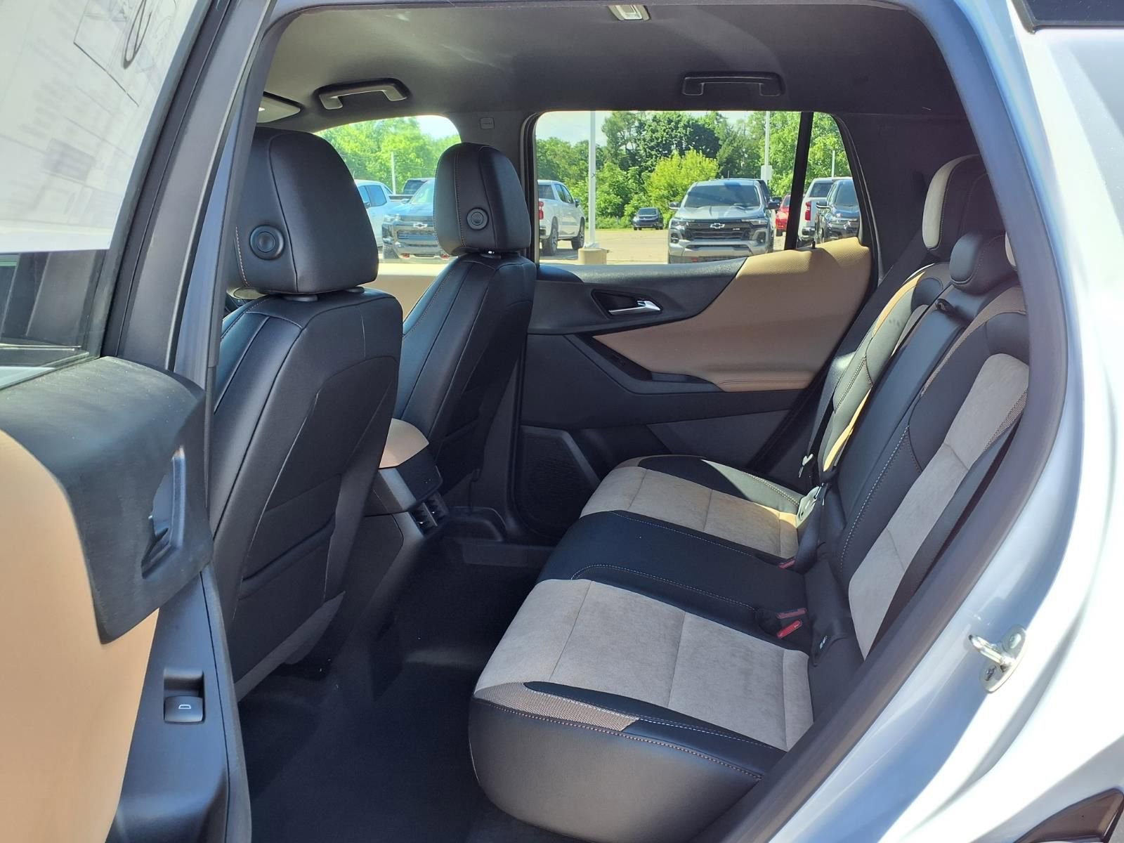 Thumbnail: 2026 Chevrolet Equinox - 10