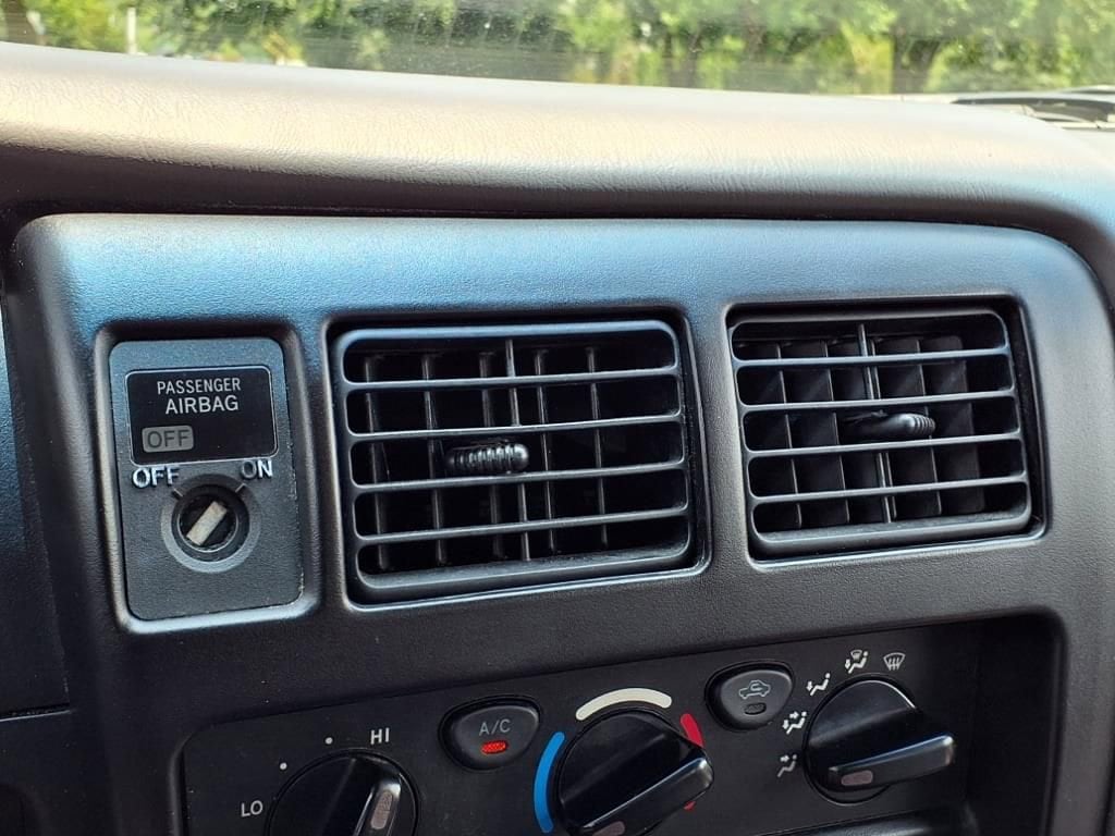 Thumbnail: 2001 Toyota Tacoma - 27