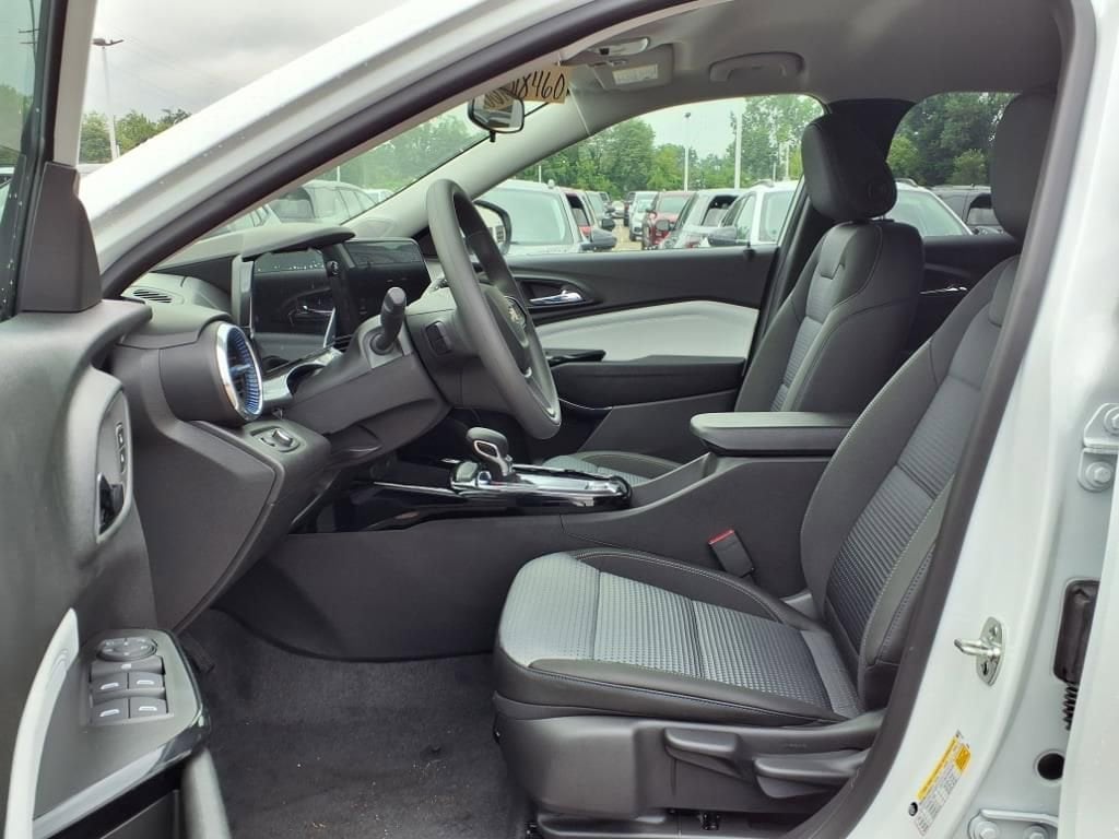 Thumbnail: 2025 Chevrolet Trax - 13