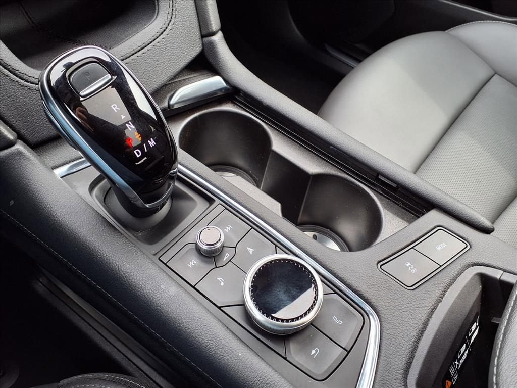 Thumbnail: 2024 Cadillac XT5 - 25