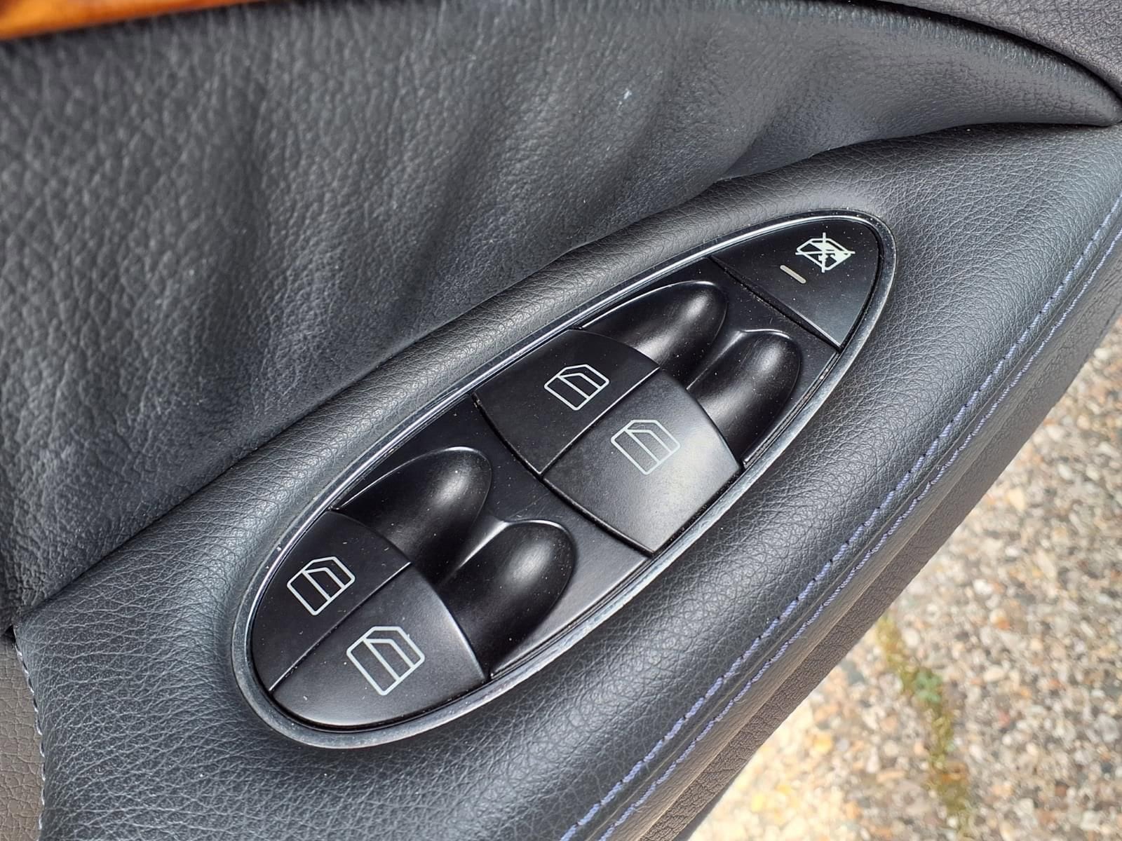 Thumbnail: 2006 Mercedes-Benz E-Class - 15