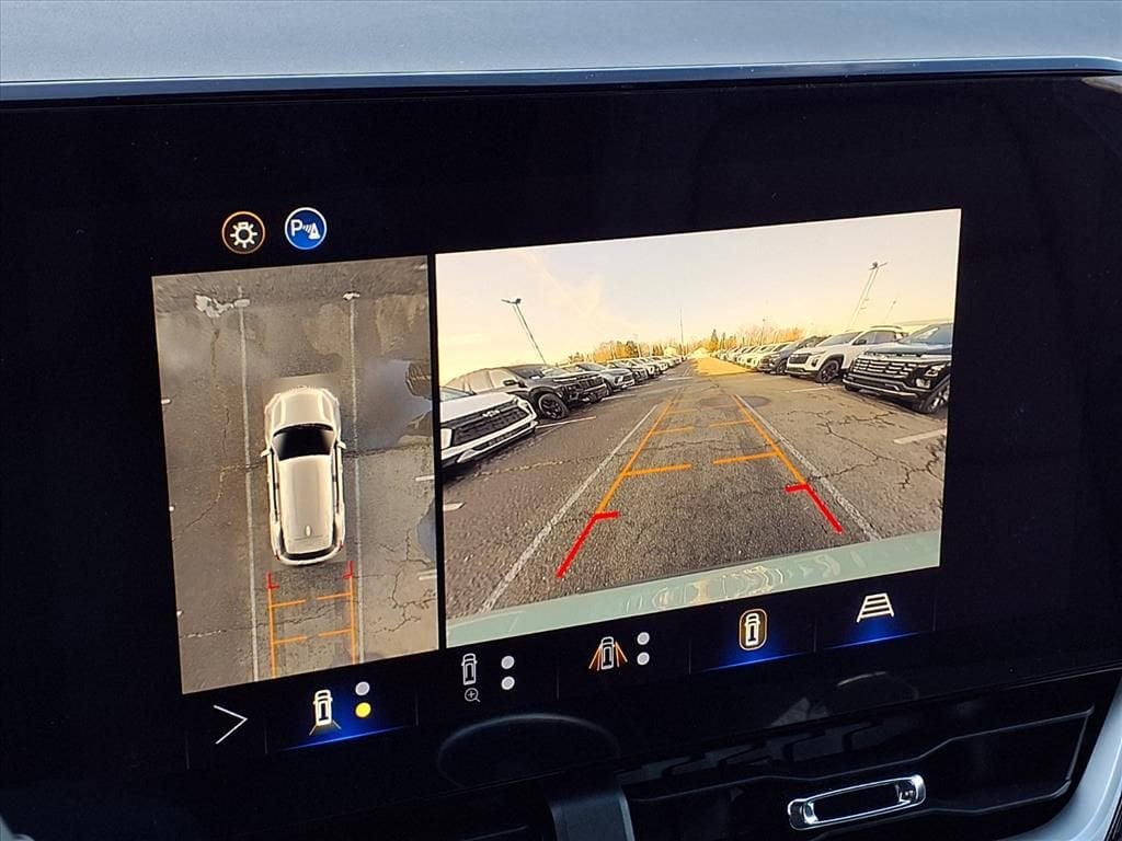 Thumbnail: 2026 Chevrolet Equinox - 17