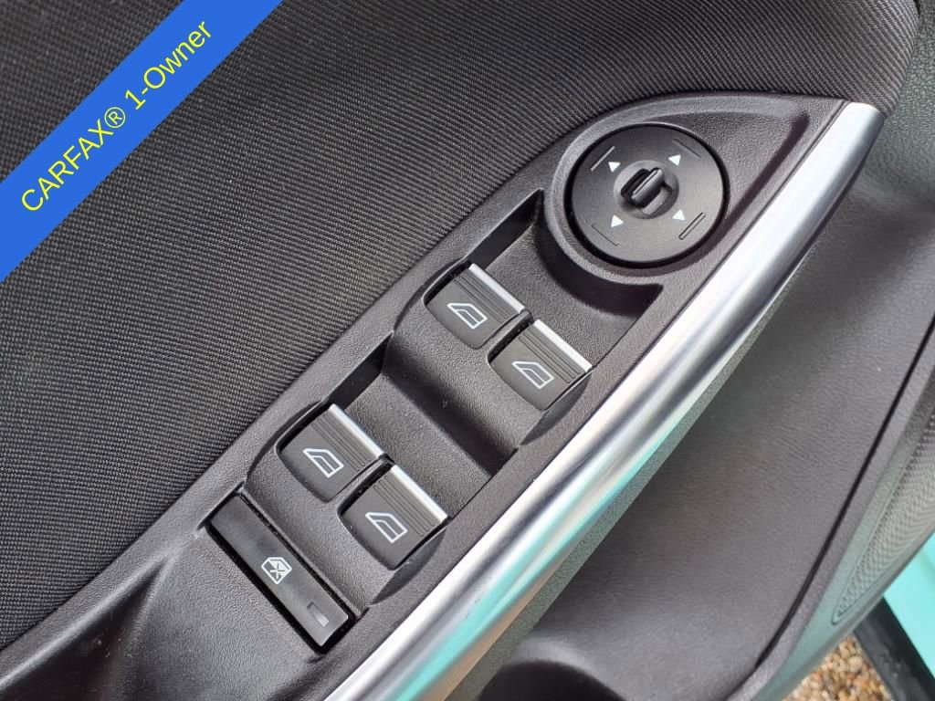Thumbnail: 2015 Ford Focus - 16