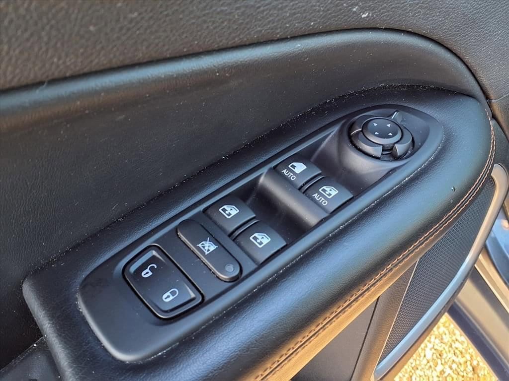 Thumbnail: 2020 Jeep Compass - 15