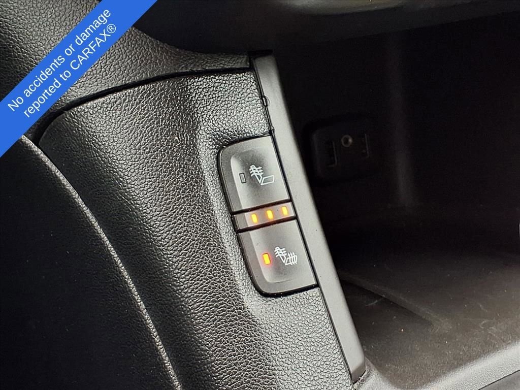 Thumbnail: 2017 GMC Acadia - 26