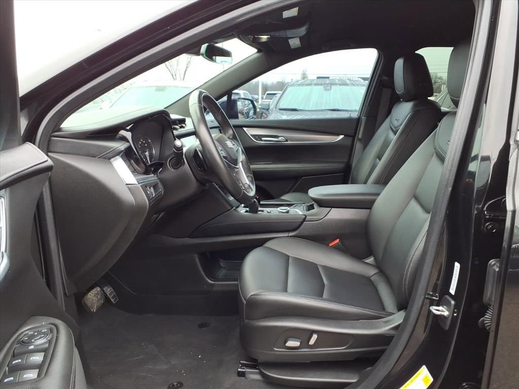 Thumbnail: 2022 Cadillac XT5 - 16