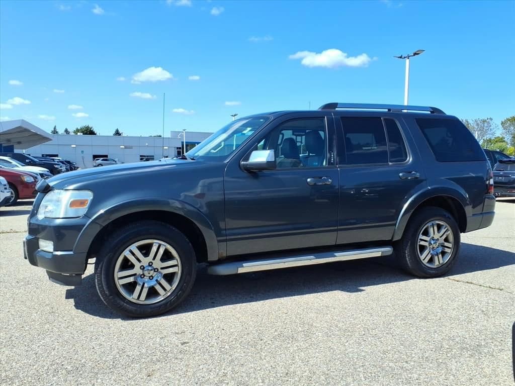 Thumbnail: 2010 Ford Explorer - 8