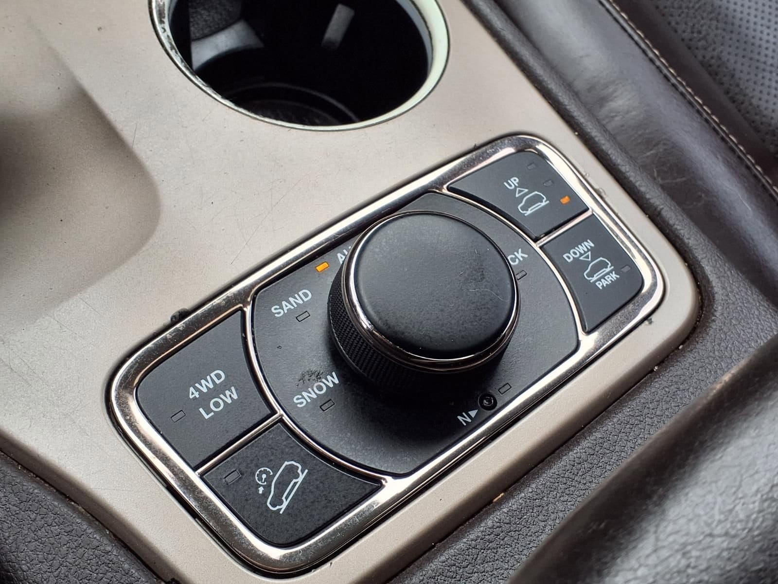 Thumbnail: 2014 Jeep Grand Cherokee - 25