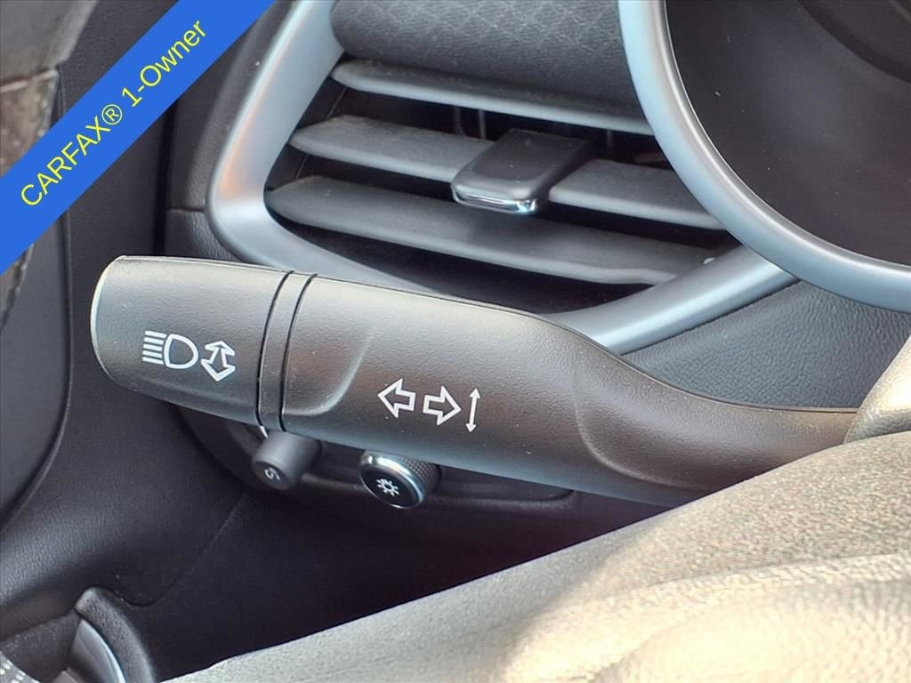 Thumbnail: 2022 Chevrolet Malibu - 21