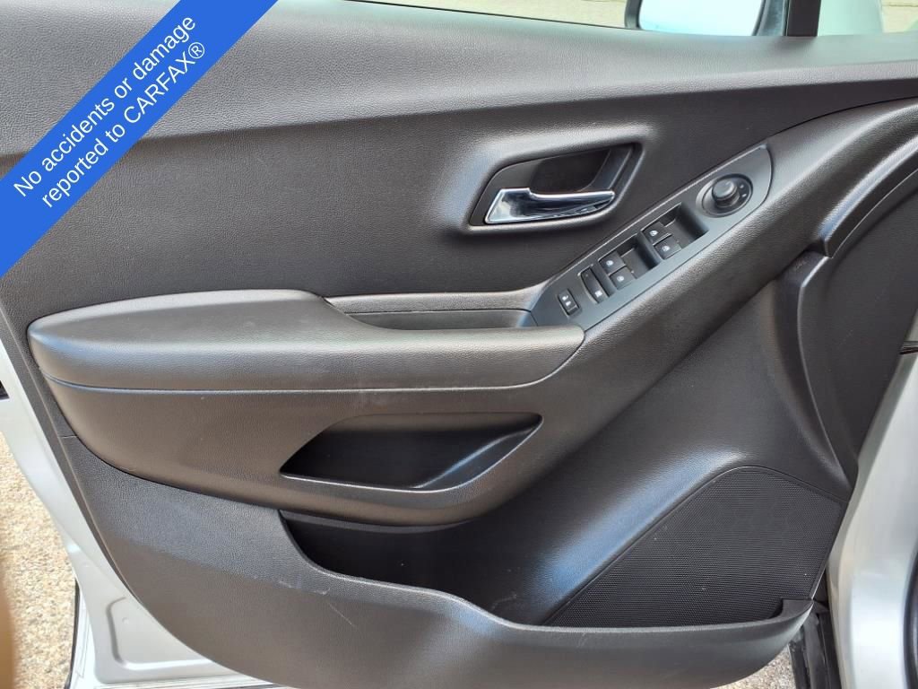 Thumbnail: 2020 Chevrolet Trax - 15