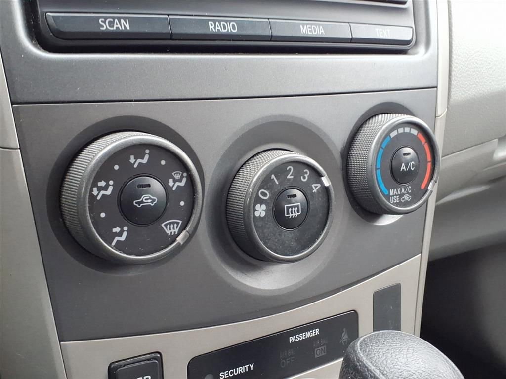 Thumbnail: 2012 Toyota Corolla - 24