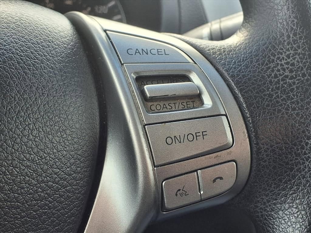 Thumbnail: 2015 Nissan Altima - 25