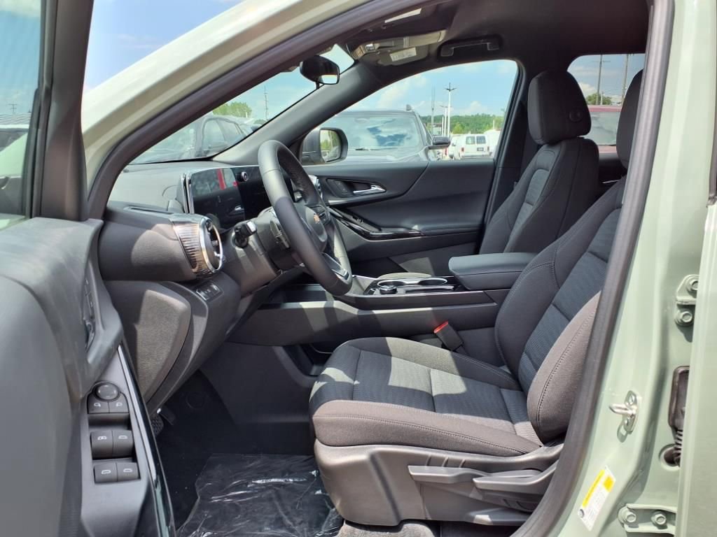 Thumbnail: 2026 Chevrolet Equinox - 13