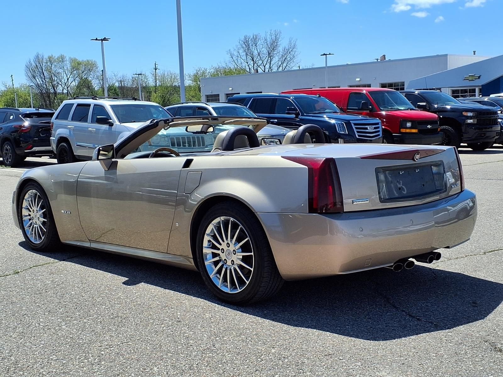 Thumbnail: 2008 Cadillac XLR - 8