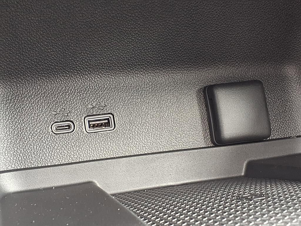 Thumbnail: 2026 Chevrolet Traverse - 22