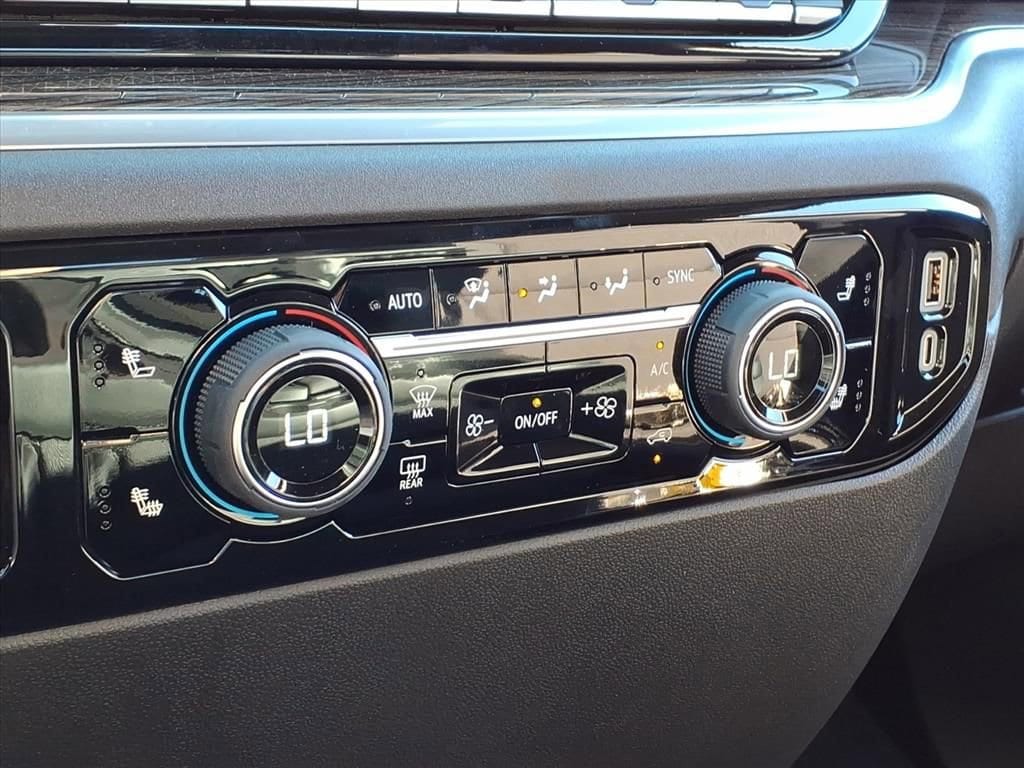 Thumbnail: 2026 Chevrolet Silverado 1500 - 19