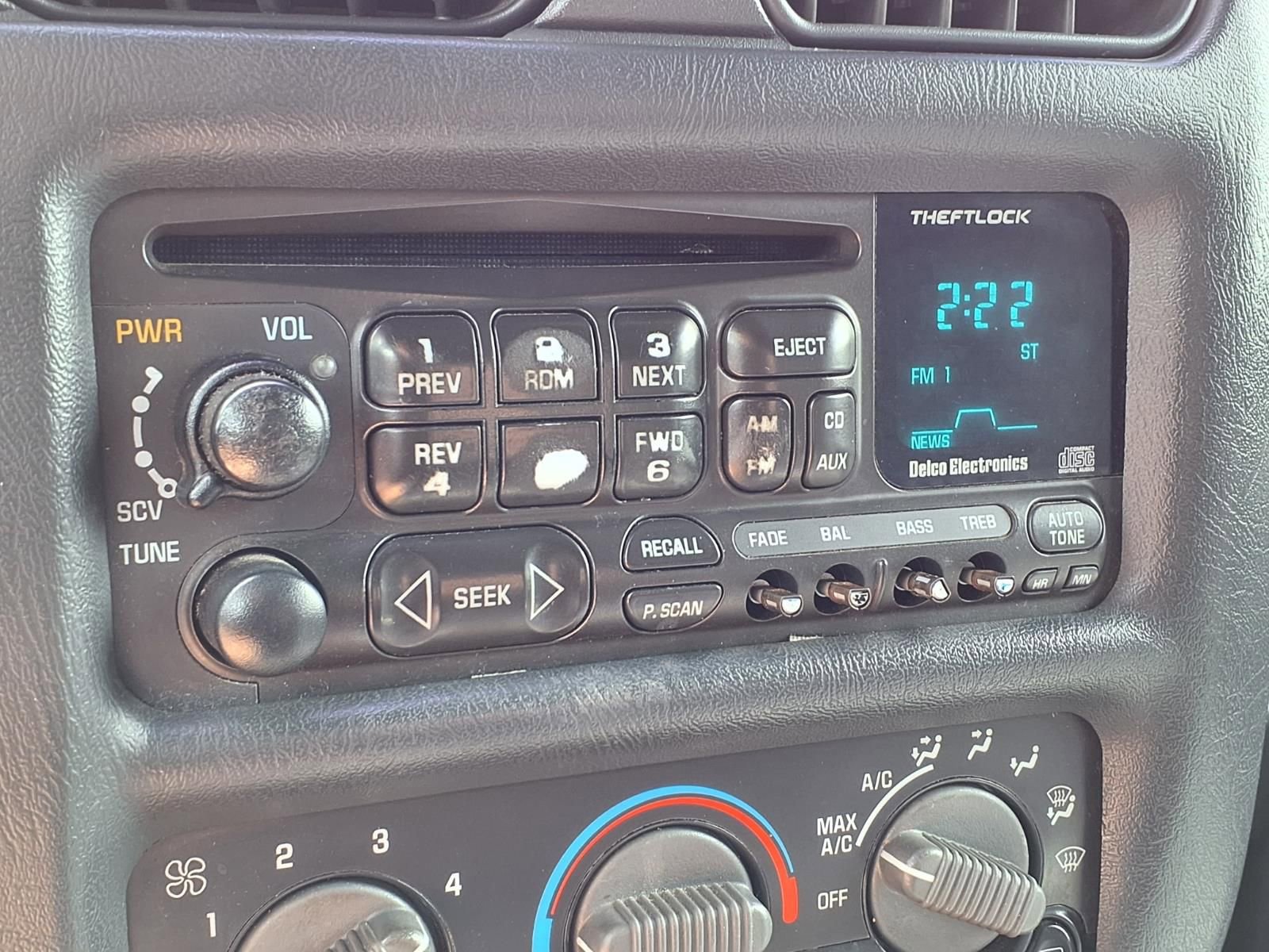 Thumbnail: 2000 Chevrolet Blazer - 25