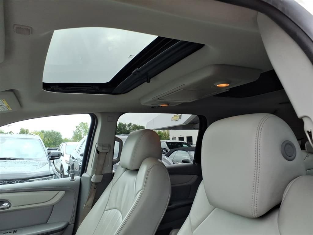 Thumbnail: 2014 Chevrolet Traverse - 17