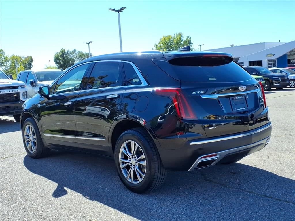 Thumbnail: 2023 Cadillac XT5 - 7