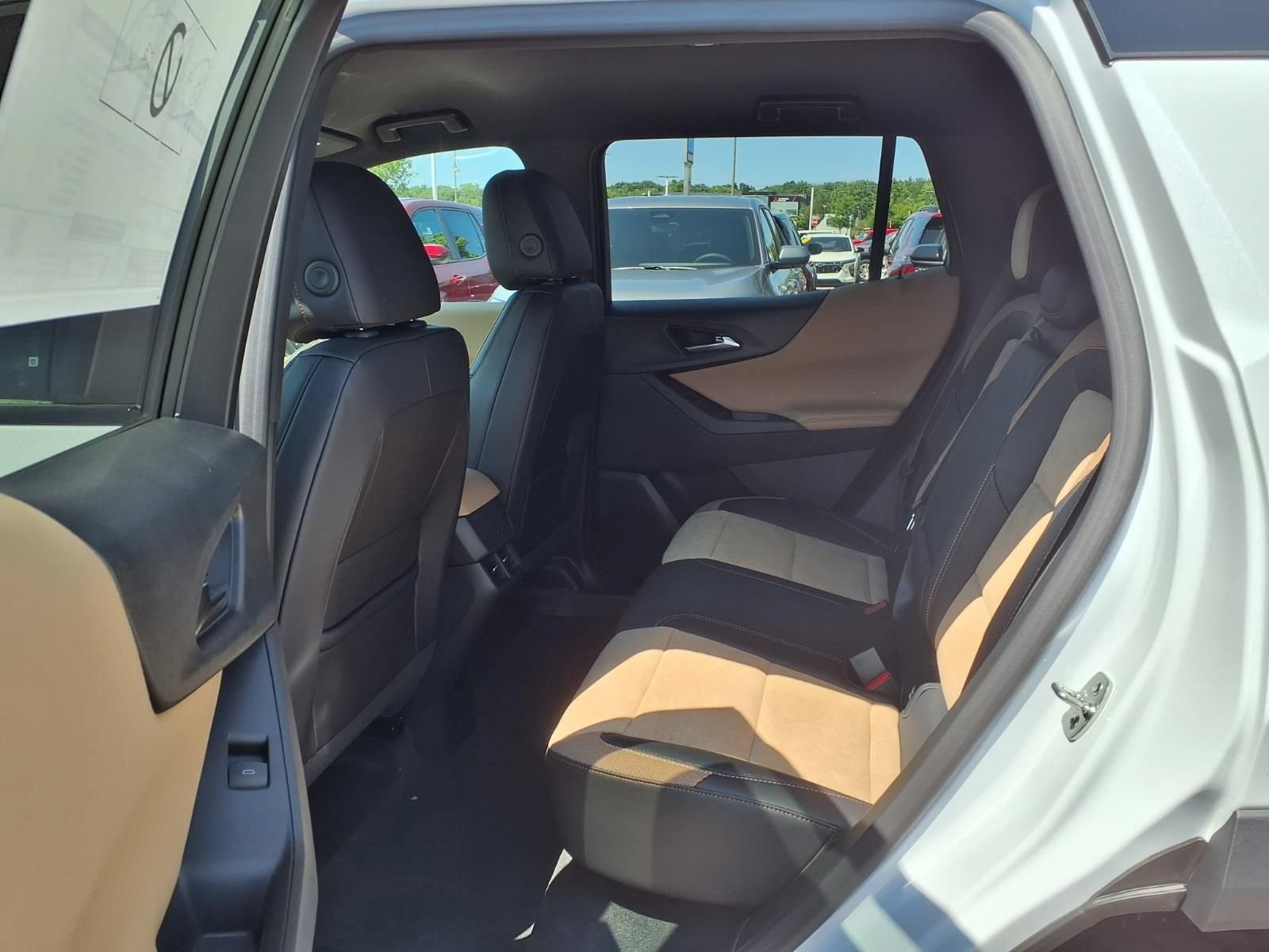 2027 Chevrolet Equinox ACTIV - Photo 10