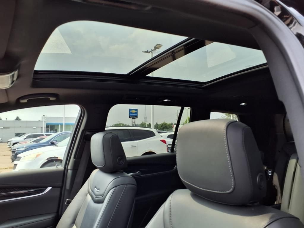 Thumbnail: 2023 Cadillac XT6 - 18