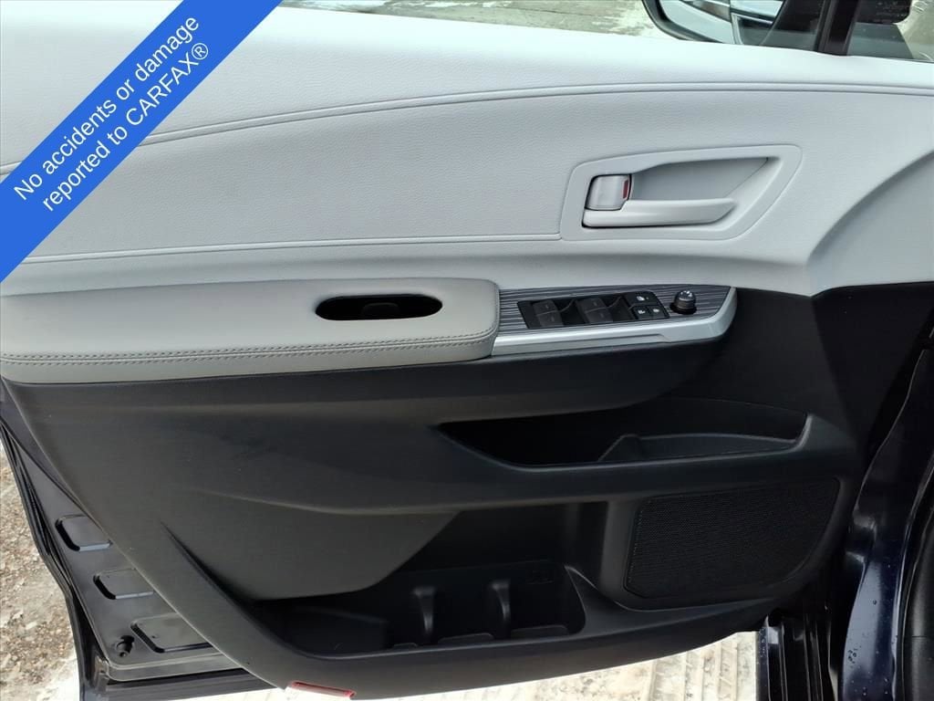 Thumbnail: 2025 Toyota Sienna - 15