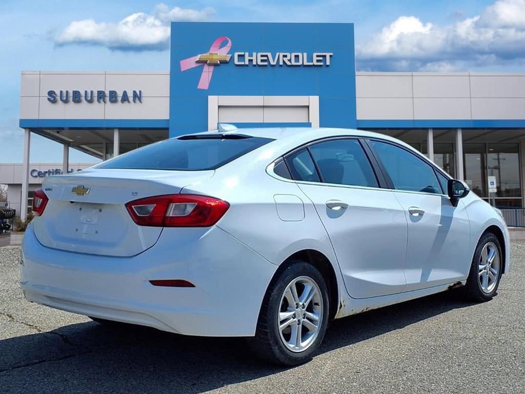 Thumbnail: 2017 Chevrolet Cruze - 5