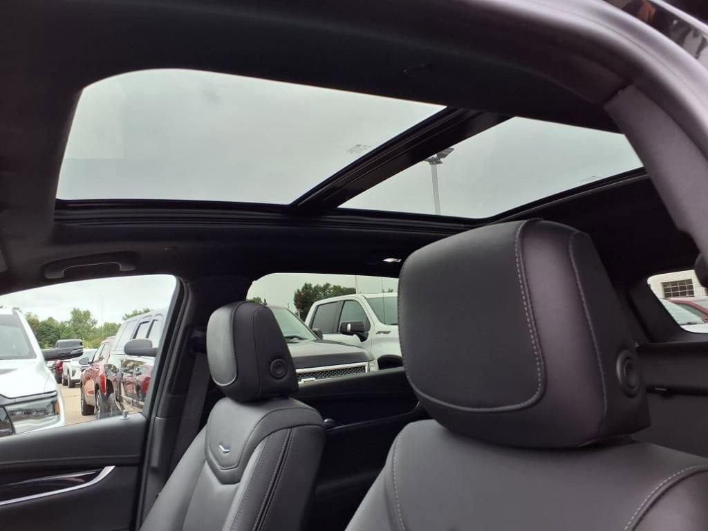 Thumbnail: 2024 Cadillac XT5 - 18