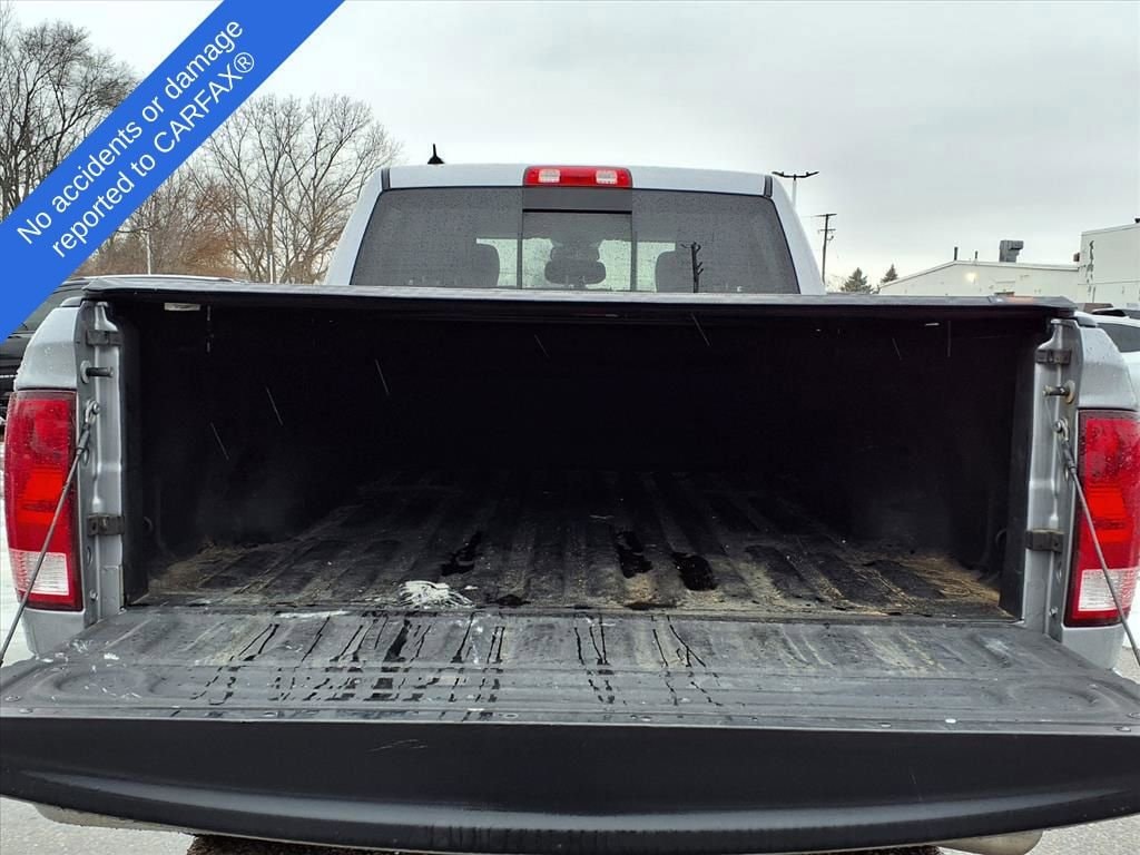 Thumbnail: 2020 RAM 1500 Classic - 11