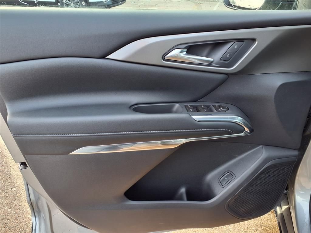 Thumbnail: 2026 Chevrolet Traverse - 12