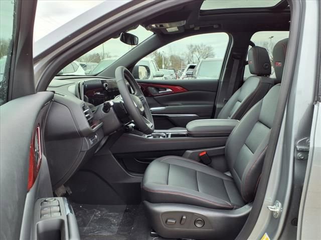 Thumbnail: 2025 Chevrolet Traverse - 12