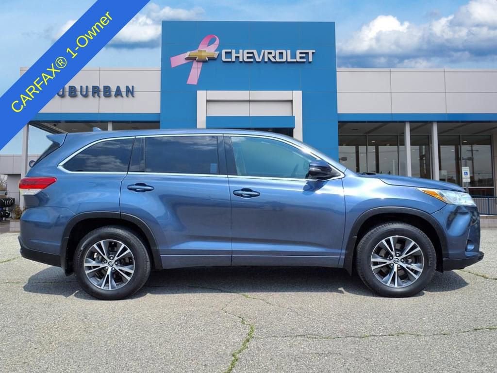 2017 Toyota Highlander LE 3