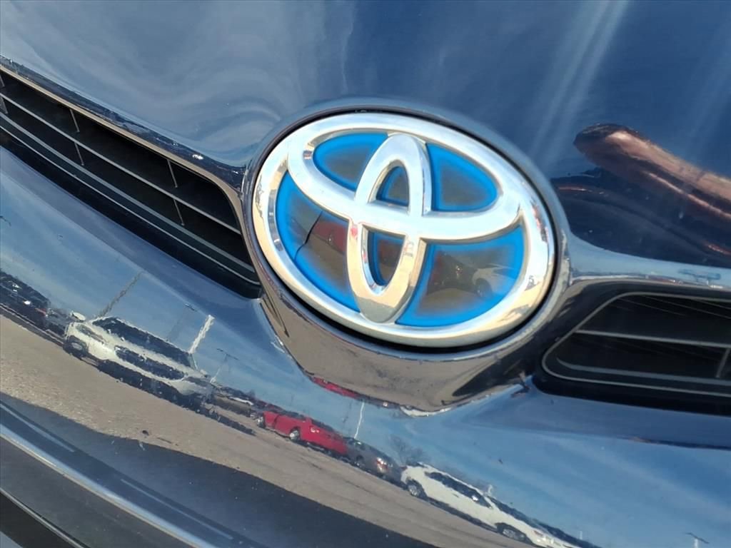 Thumbnail: 2013 Toyota Prius - 17