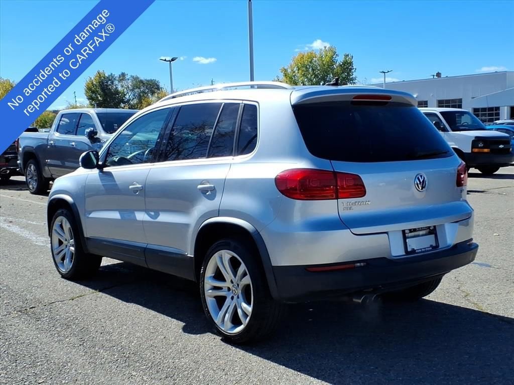 Thumbnail: 2016 Volkswagen Tiguan - 10