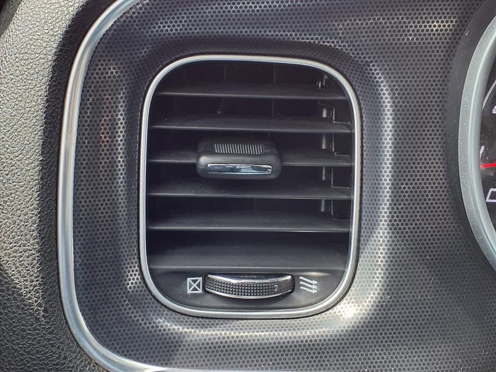 Thumbnail: 2016 Dodge Charger - 24