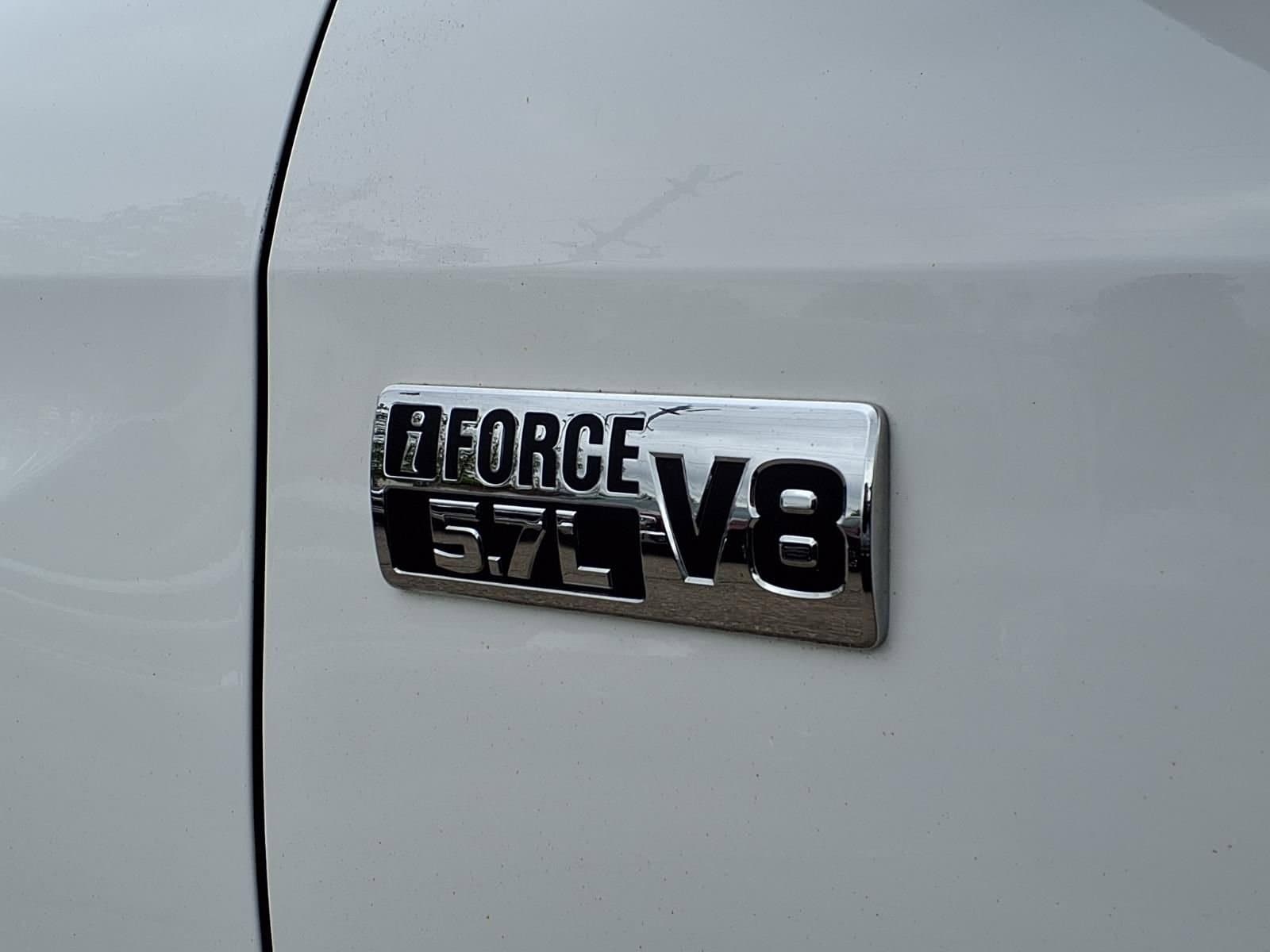Thumbnail: 2015 Toyota Tundra - 11
