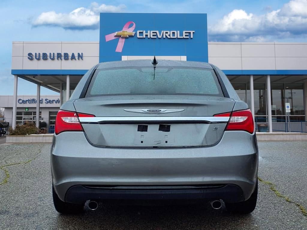 Thumbnail: 2012 Chrysler 200 - 6