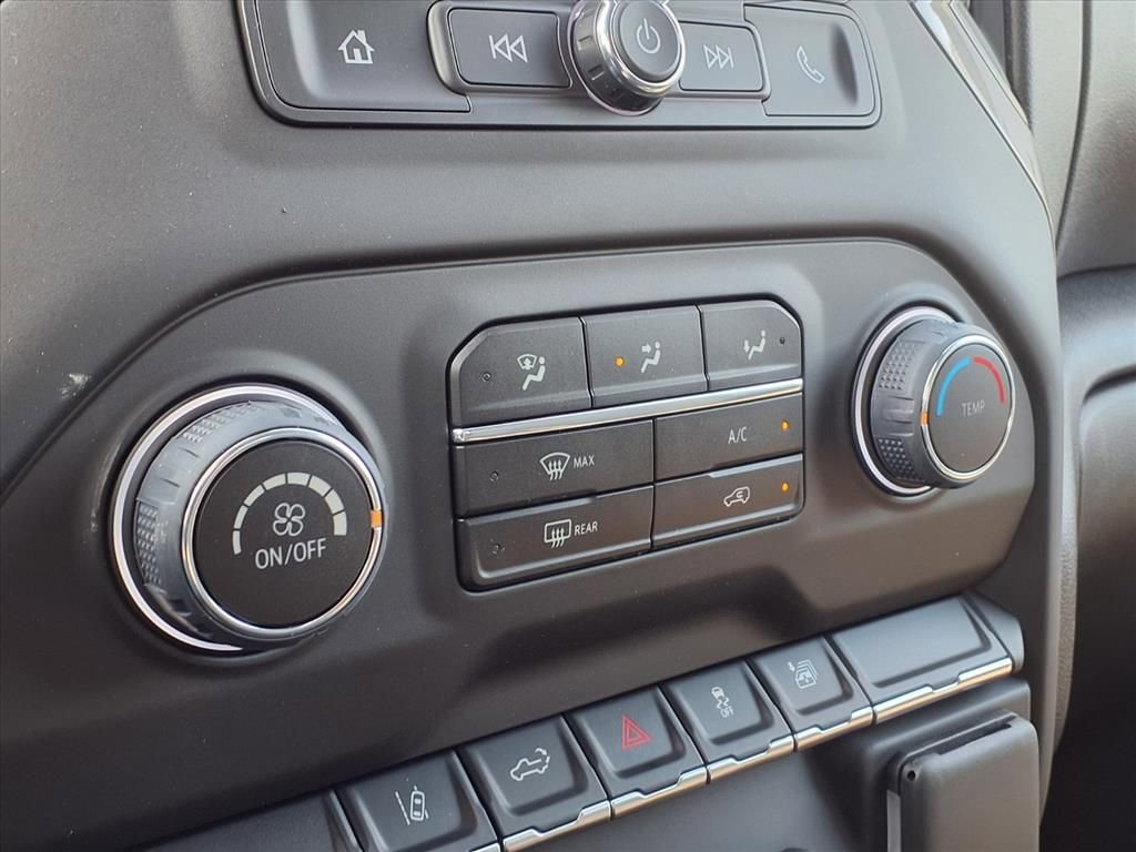 Thumbnail: 2026 Chevrolet Silverado 2500 - 21