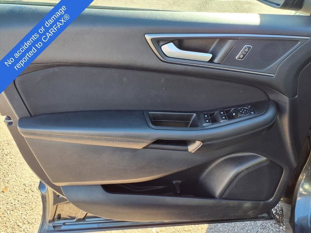 Thumbnail: 2019 Ford Edge - 15