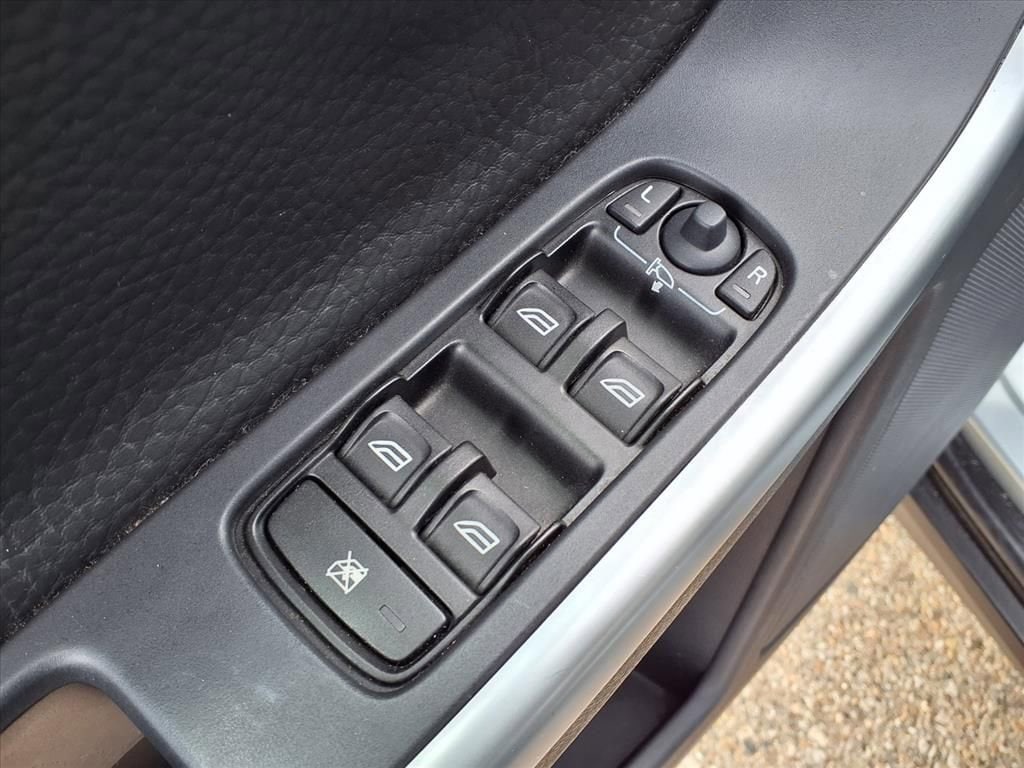 Thumbnail: 2010 Volvo XC60 - 16