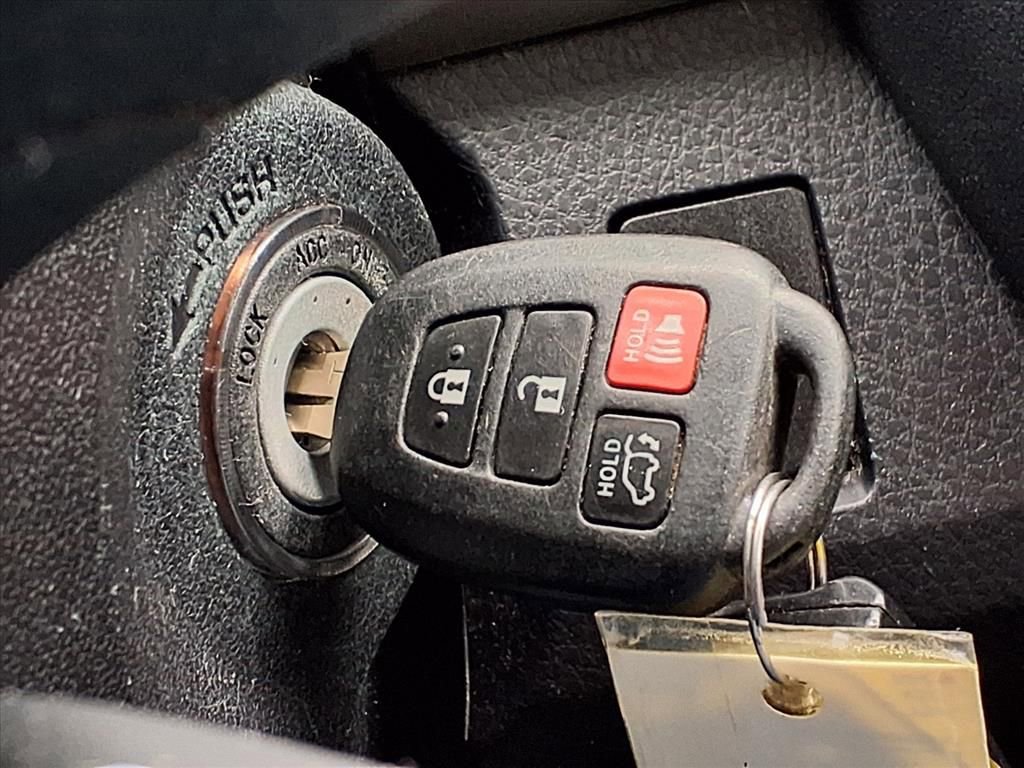 Thumbnail: 2016 Toyota RAV4 - 27