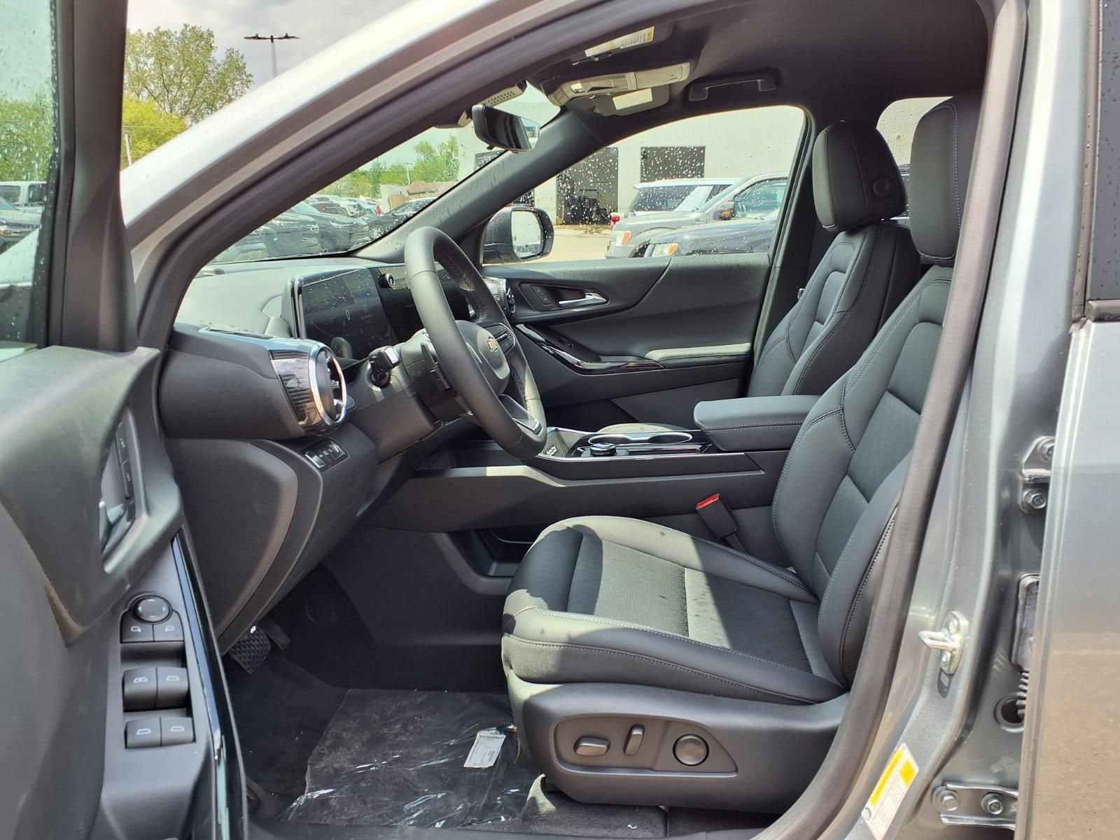 Thumbnail: 2026 Chevrolet Equinox - 14