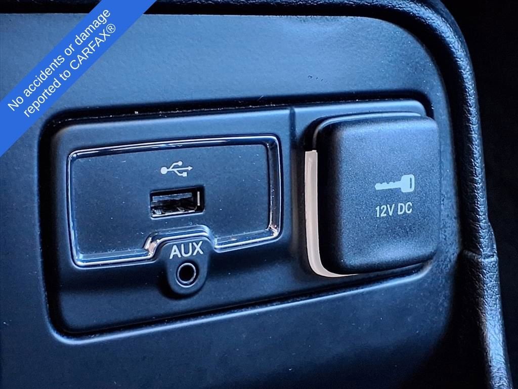 Thumbnail: 2017 Jeep Renegade - 24