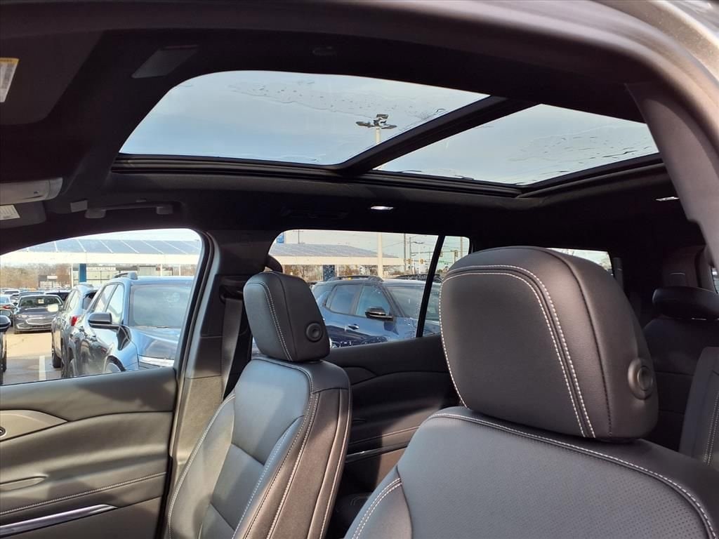 Thumbnail: 2026 Chevrolet Traverse - 16