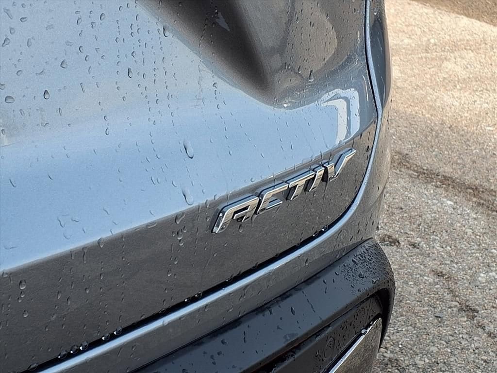 Thumbnail: 2026 Chevrolet Trax - 8