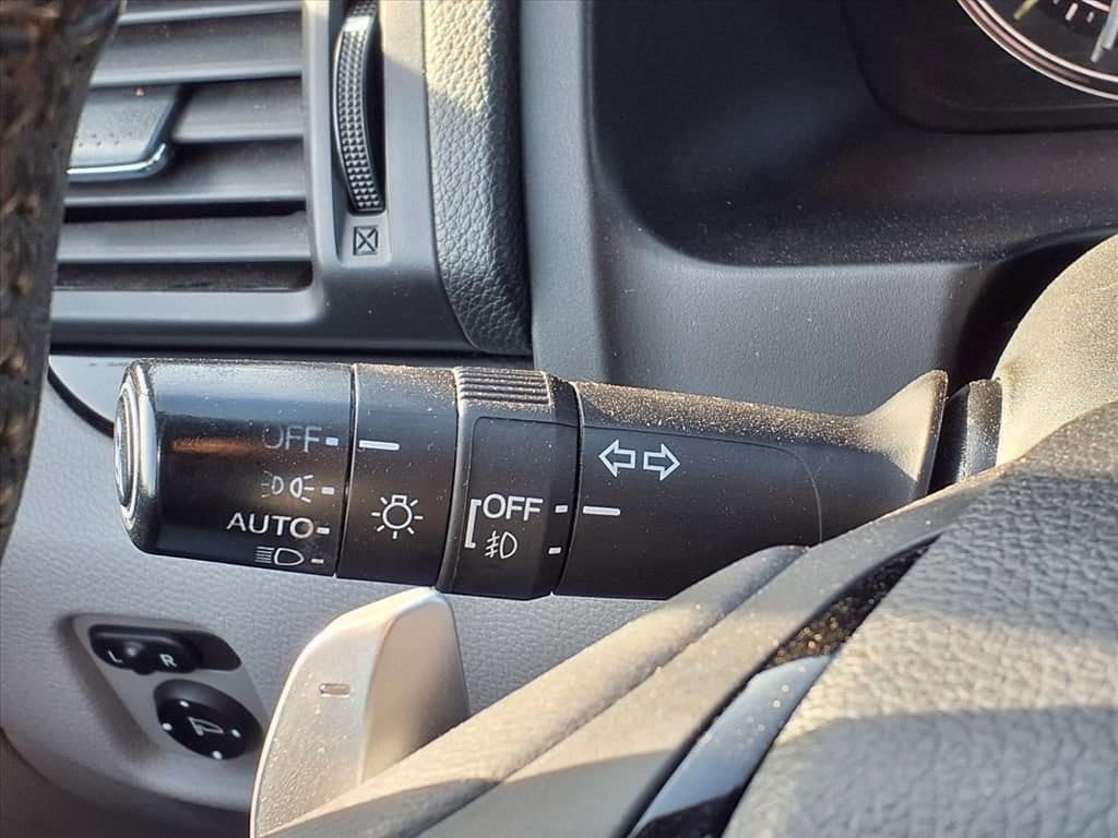 Thumbnail: 2017 Honda Pilot - 21