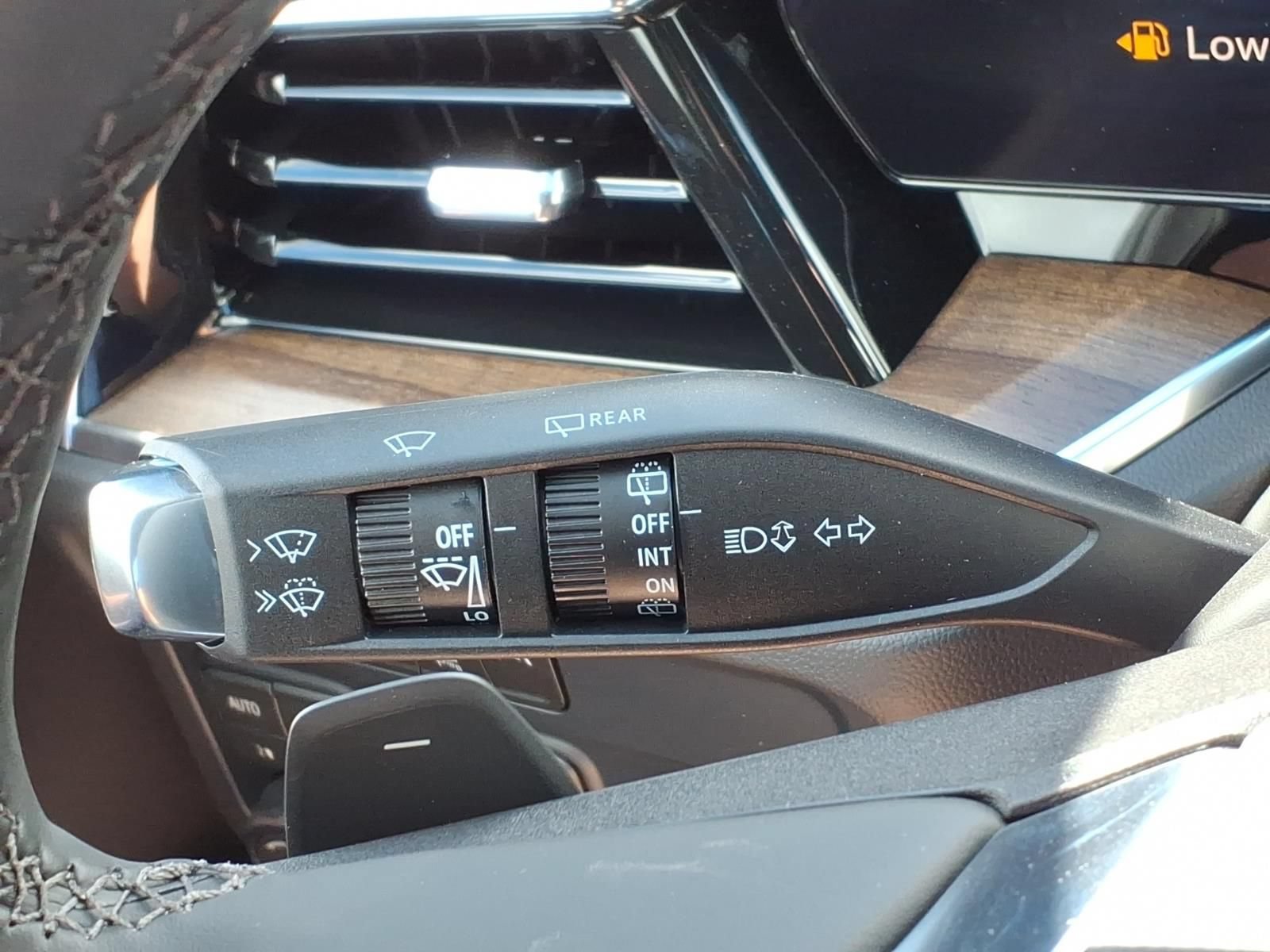 Thumbnail: 2026 Chevrolet Suburban - 18